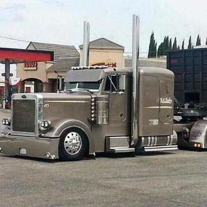 Meet your Posher, Michael